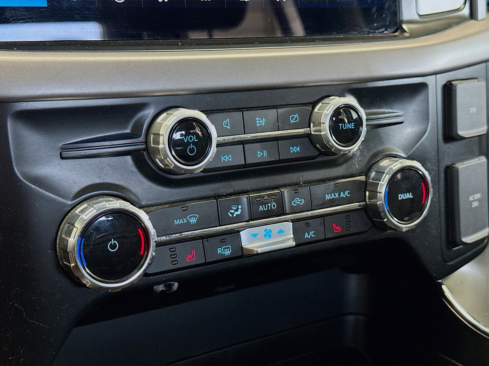 Used 2024 Ford F150 XLT w/ Equipment Group 302A MID image 12