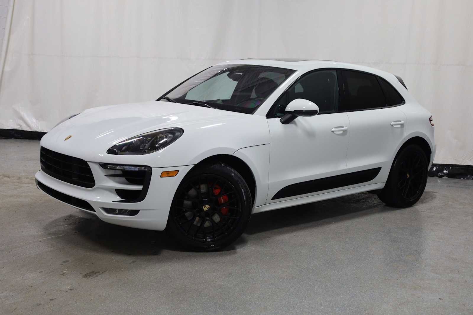 Used 2018 Porsche Macan GTS image 1