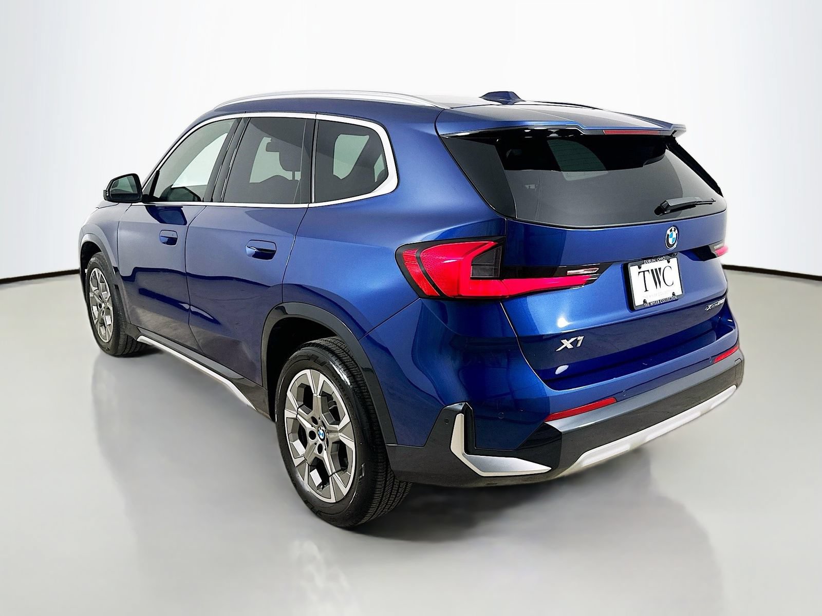Used 2023 BMW X1 xDrive28i w/ Premium Package AWD/4WD image 7