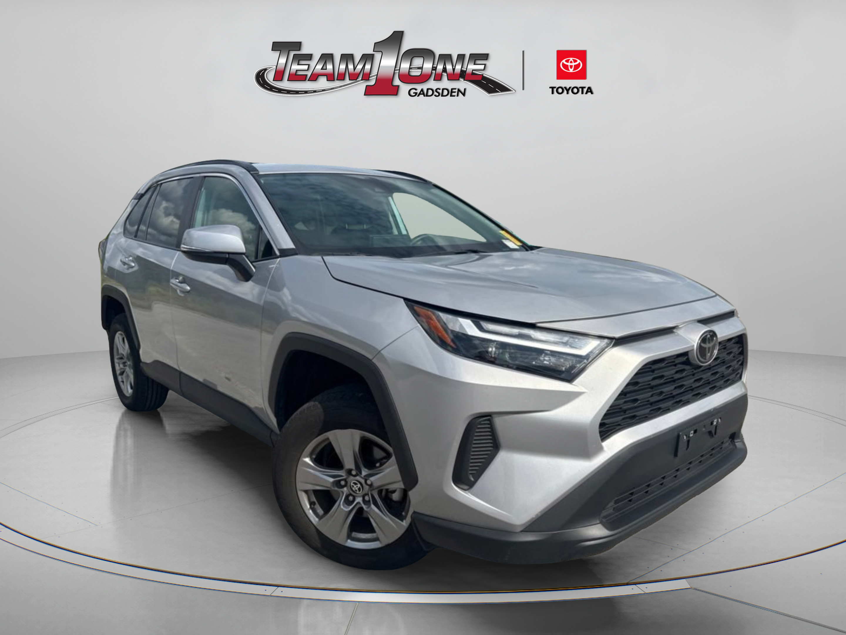 Used 2024 Toyota RAV4 XLE FWD image 1