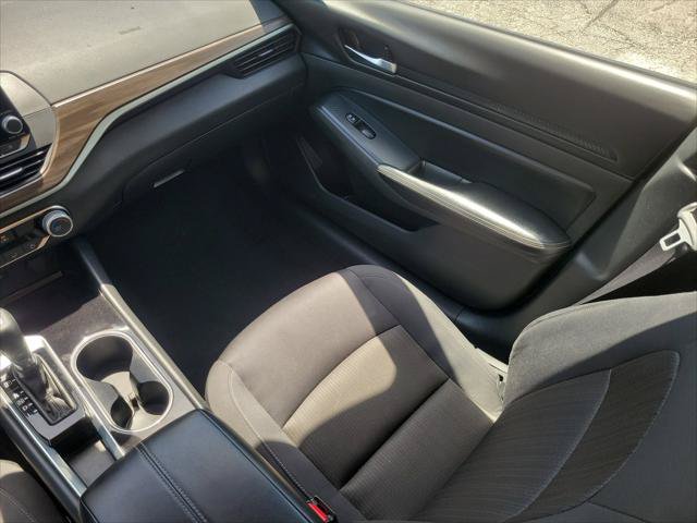 Used 2024 Nissan Altima 2.5 SV FWD image 10