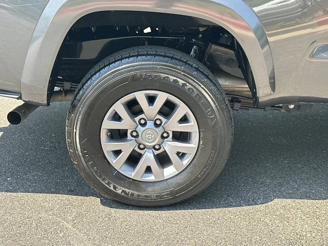 Used 2018 Toyota Tacoma SR5 RWD image 21
