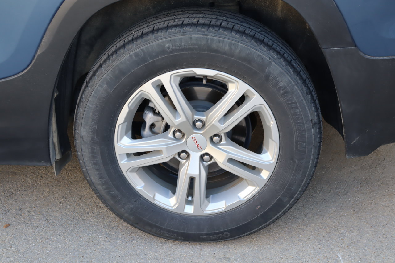 Used 2024 GMC Terrain SLE FWD image 26
