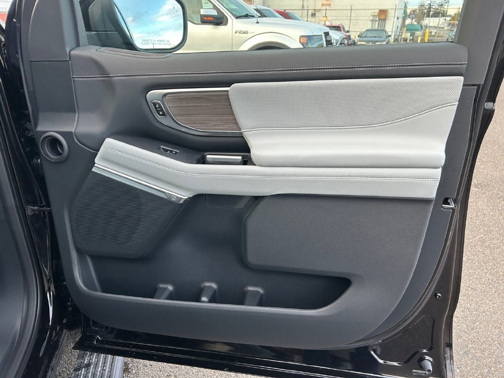 New 2025 Ford Expedition Max Platinum w/ Platinum Ultimate Package AWD/4WD image 26