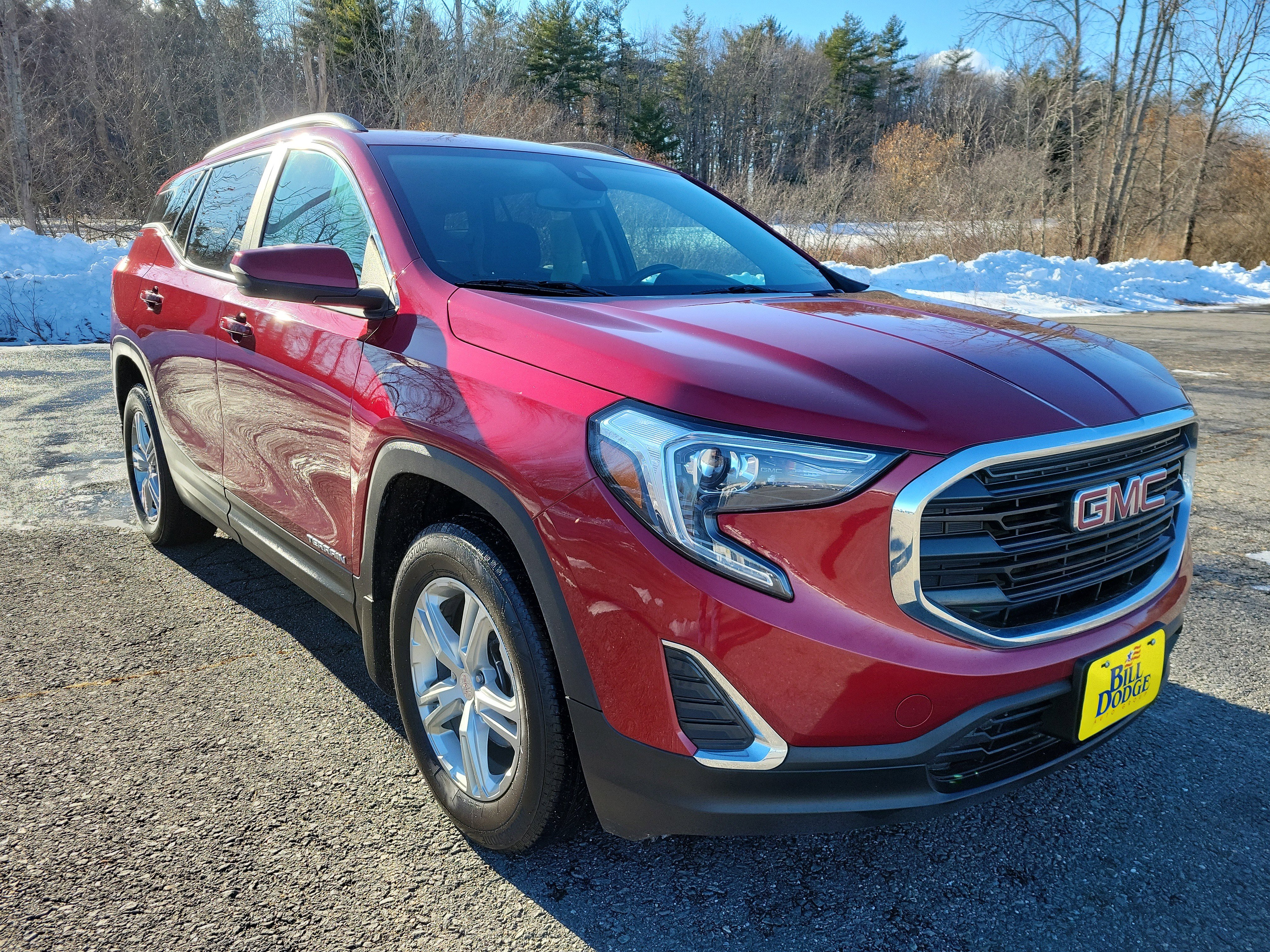 Used 2021 GMC Terrain SLE w/ Driver Convenience Package image 3