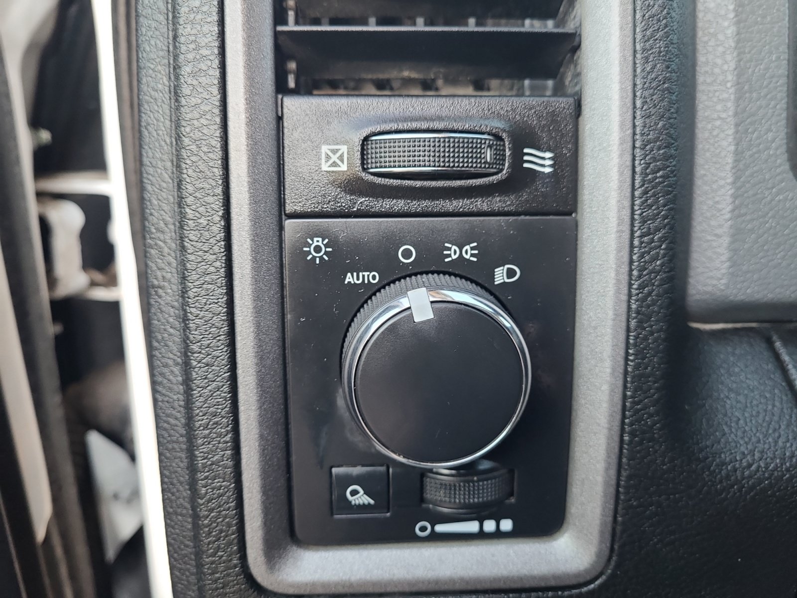 Used 2014 RAM 1500 Tradesman w/ Popular Equipment Group AWD/4WD image 22