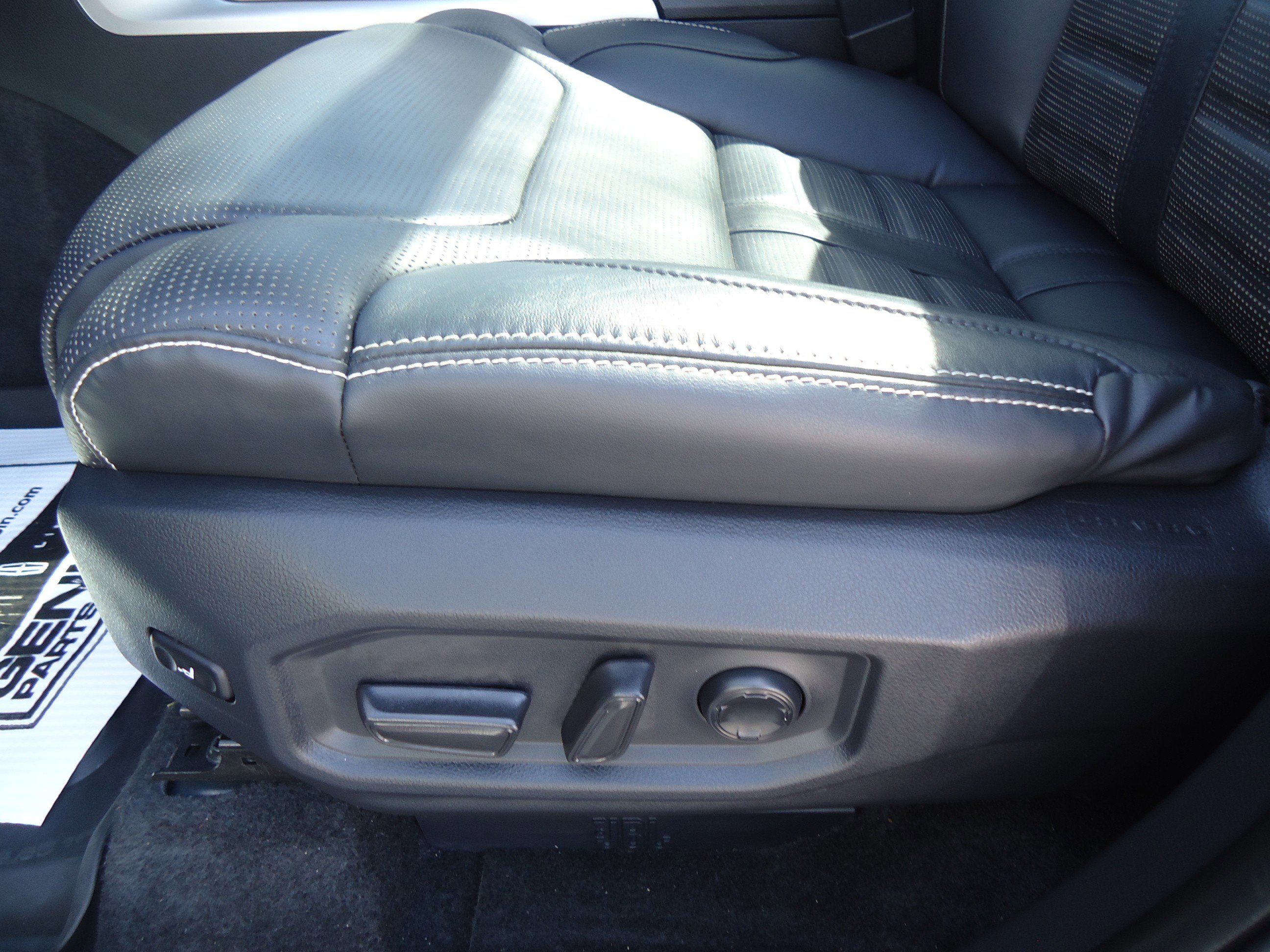 Used 2023 Toyota Sequoia Capstone AWD/4WD image 28