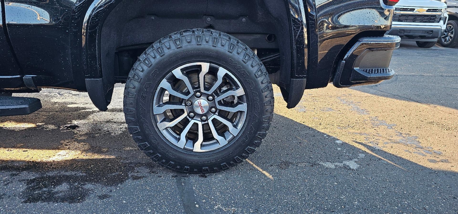 Used 2020 GMC Sierra 1500 AT4 w/ AT4 Premium Package AWD/4WD image 9