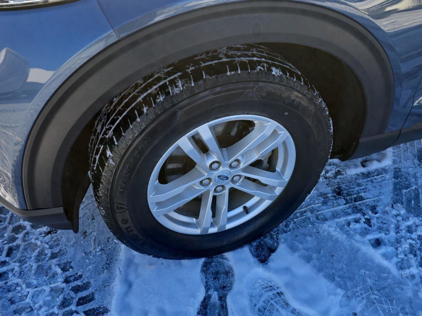 Used 2020 Ford Explorer XLT image 34