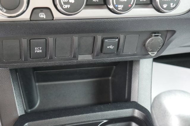 Used 2020 Toyota Tacoma SR AWD/4WD image 22