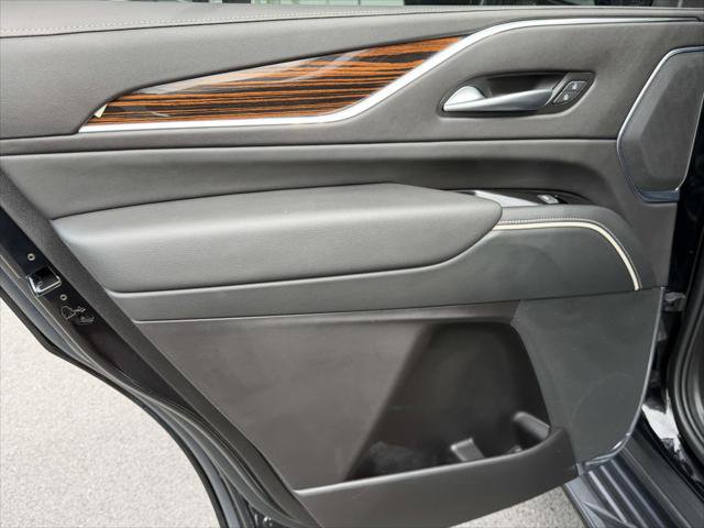 Used 2023 Cadillac Escalade Premium Luxury w/ Performance Package AWD/4WD image 14
