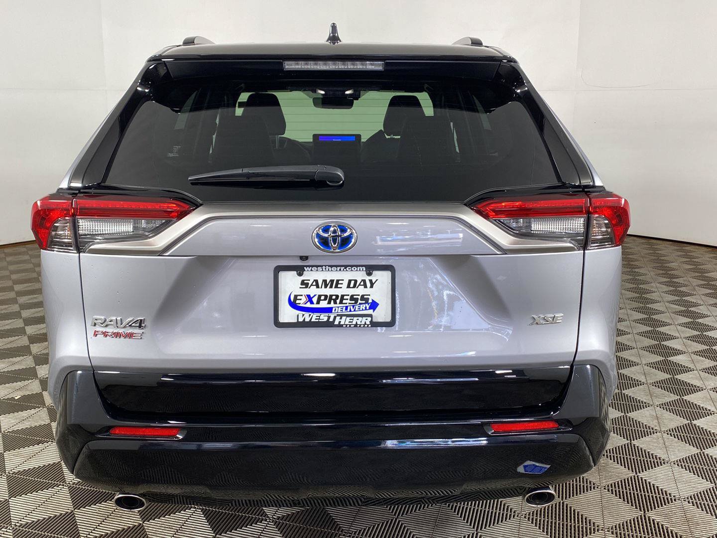 Used 2024 Toyota RAV4 XSE w/ Weather Package AWD/4WD image 5