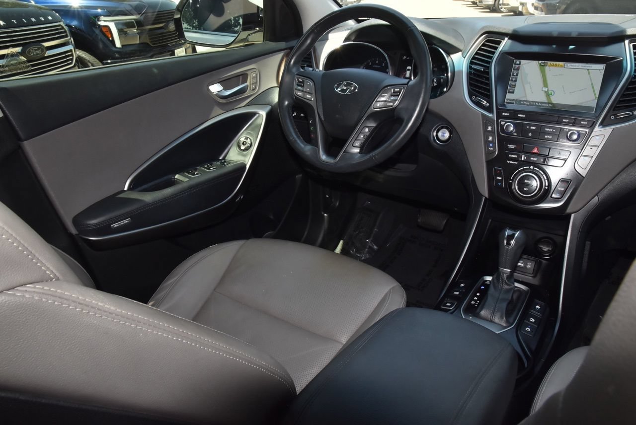 Used 2019 Hyundai Santa Fe XL FWD image 16