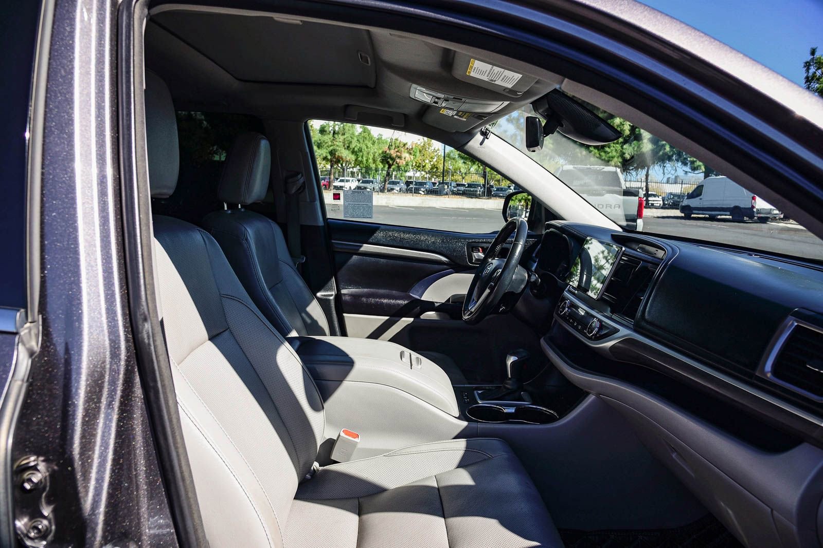 Used 2017 Toyota Highlander Limited image 20