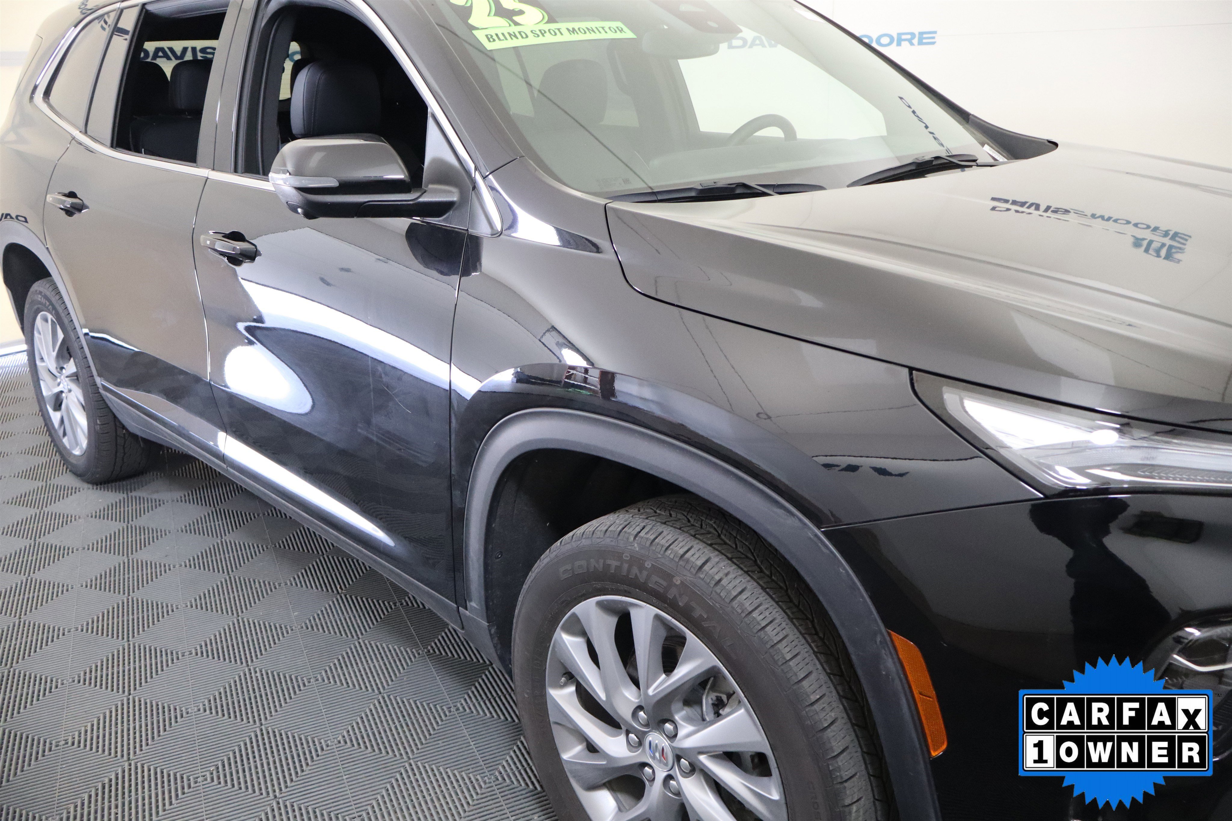 Used 2025 Buick Enclave Preferred image 4
