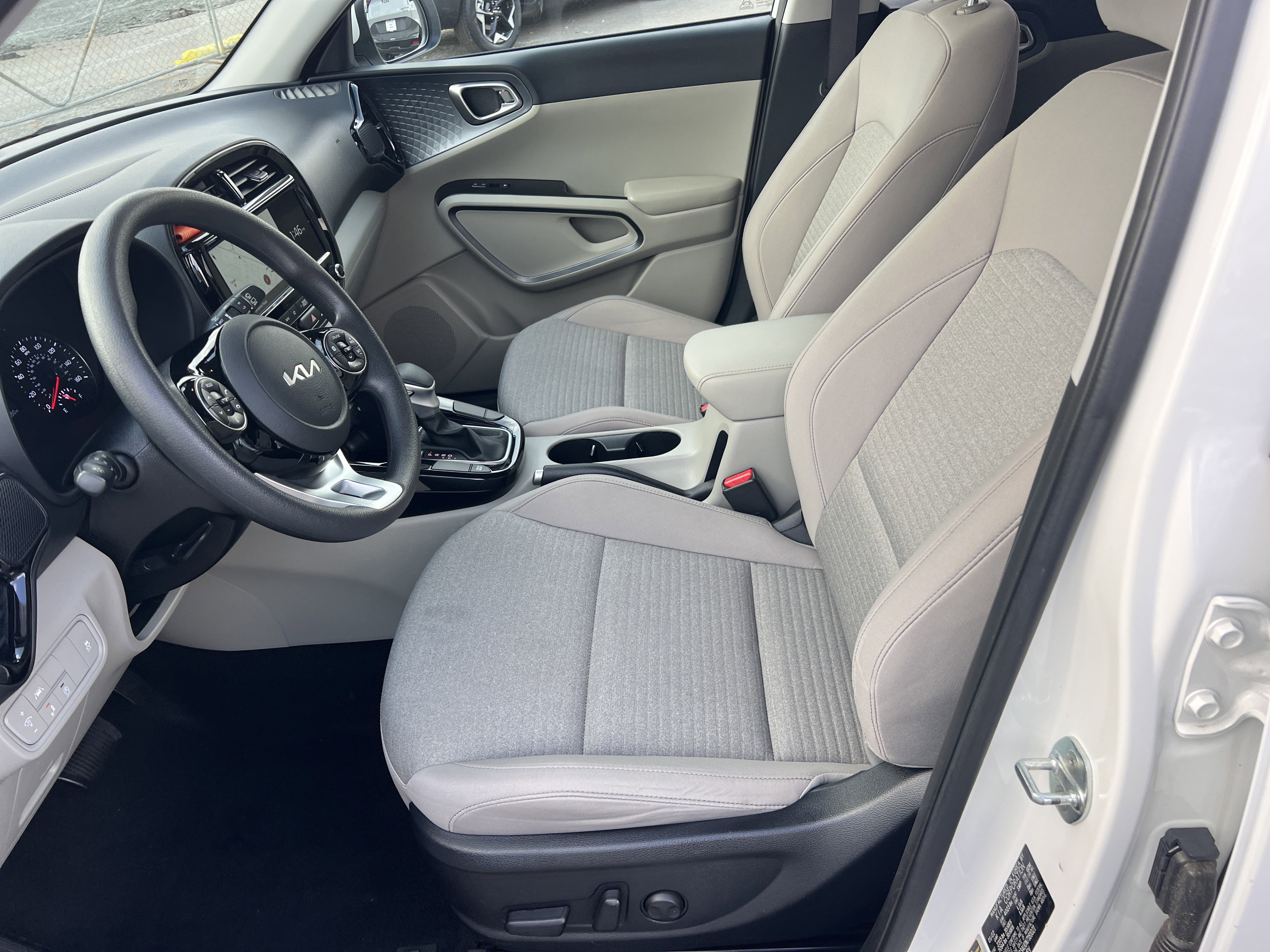 Used 2022 Kia Soul S image 9