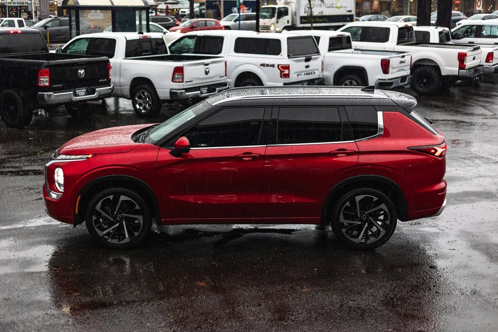 Used 2024 Mitsubishi Outlander SEL image 11