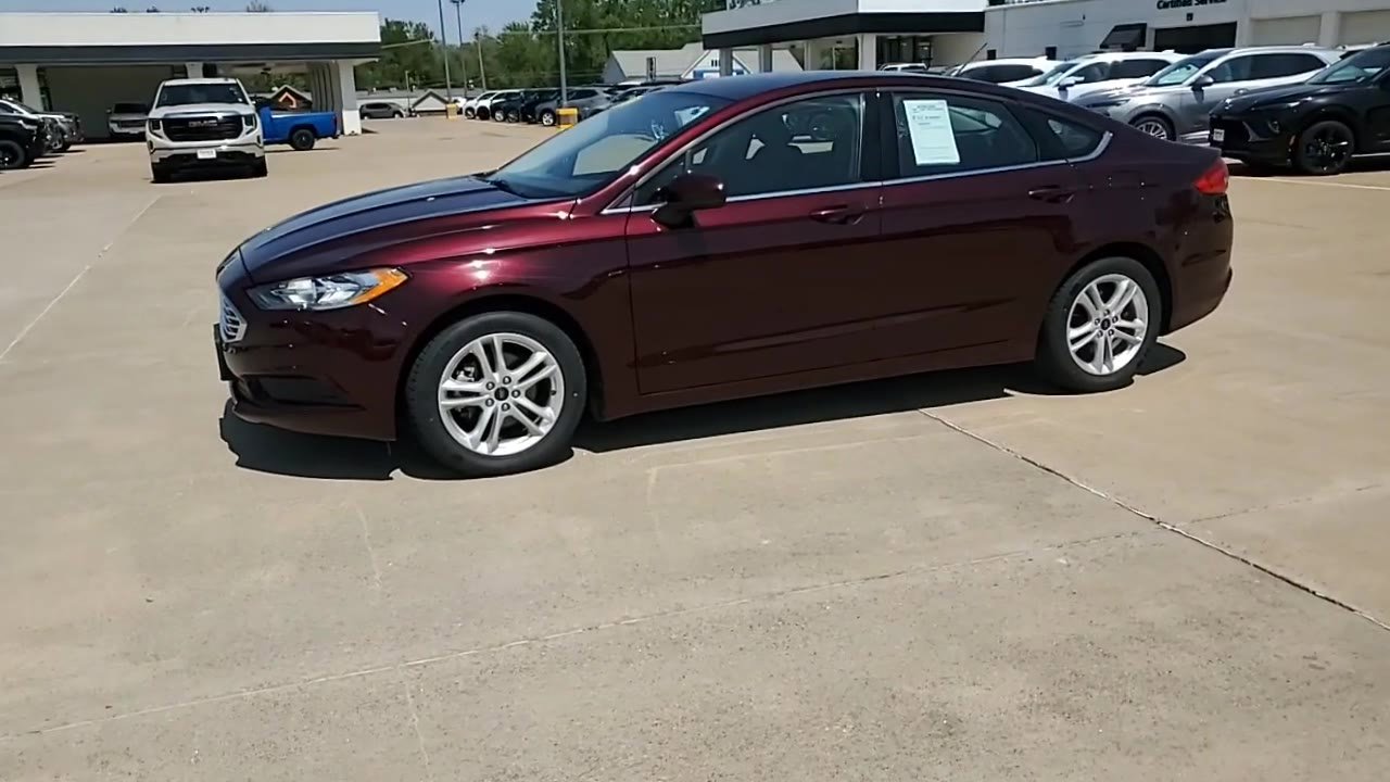 Used 2018 Ford Fusion SE w/ Fusion SE Technology Package FWD image 5