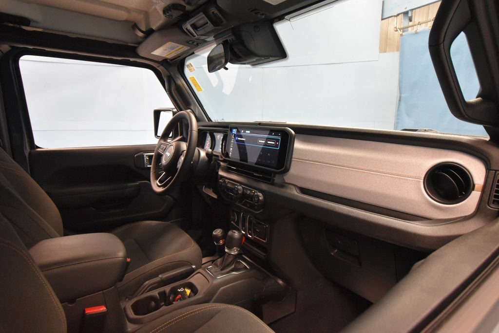 Used 2025 Jeep Wrangler Sport AWD/4WD image 20