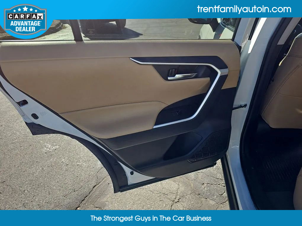 Used 2021 Toyota RAV4 XLE Premium image 34