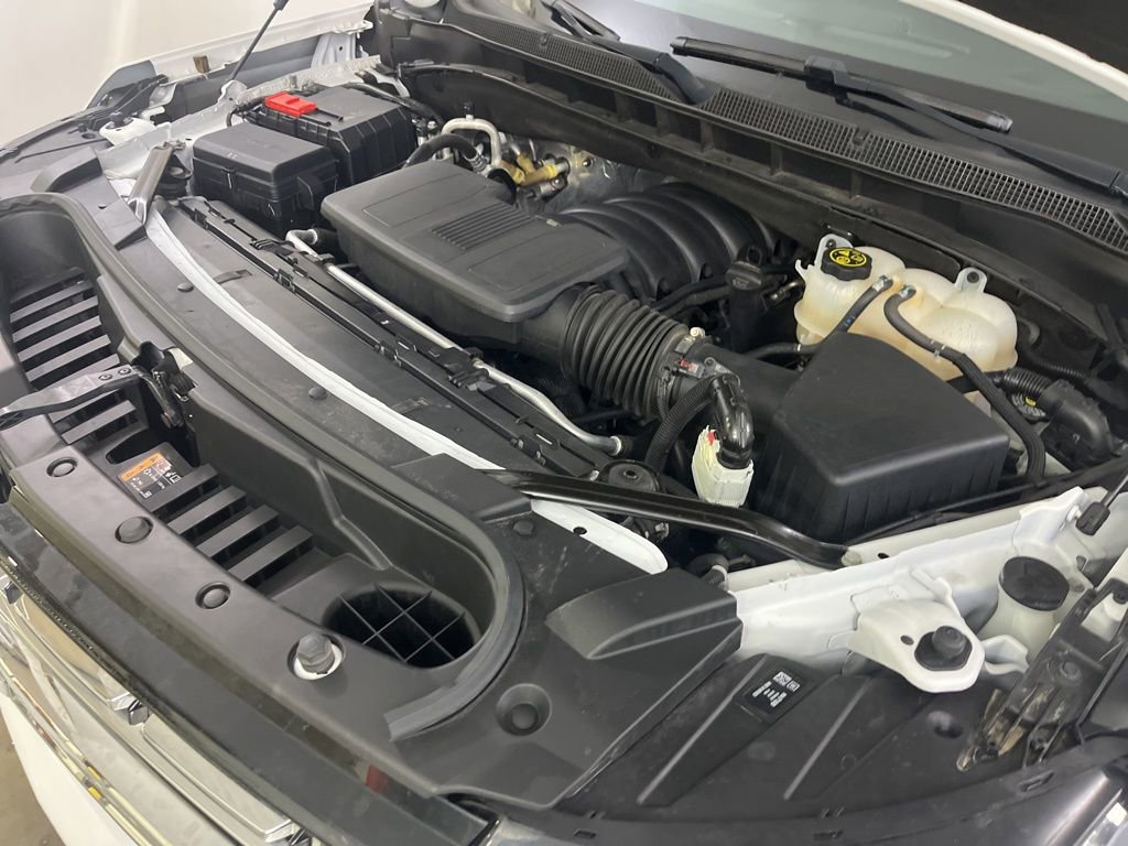 Used 2023 Chevrolet Suburban Premier image 11