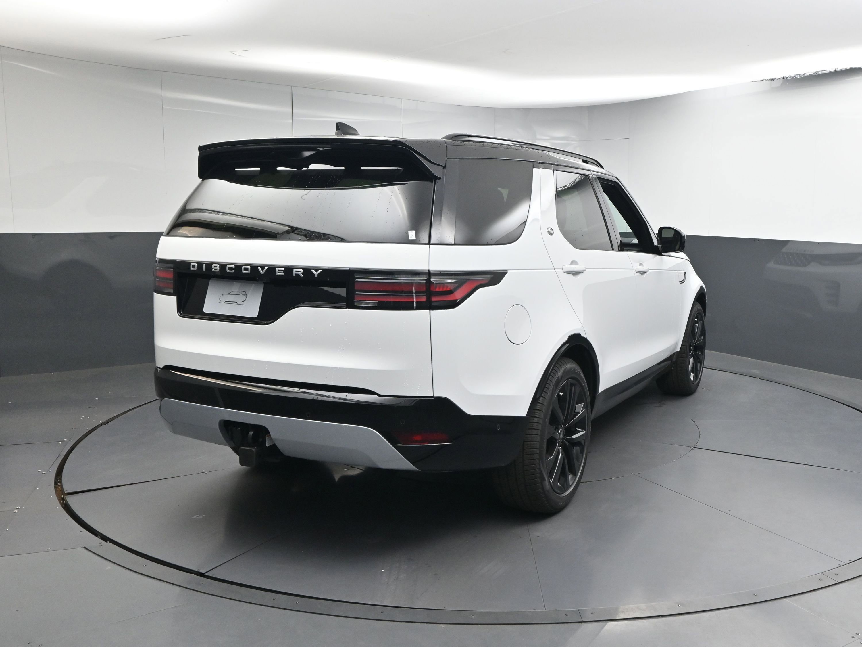 New 2026 Land Rover Discovery Limited Edition image 23