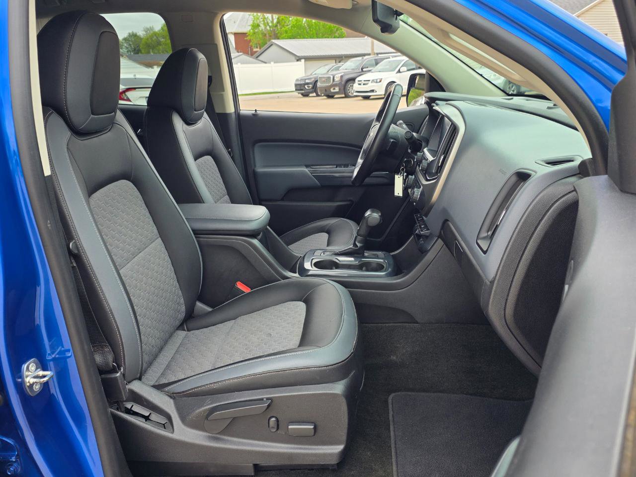 Used 2018 Chevrolet Colorado Z71 AWD/4WD image 24