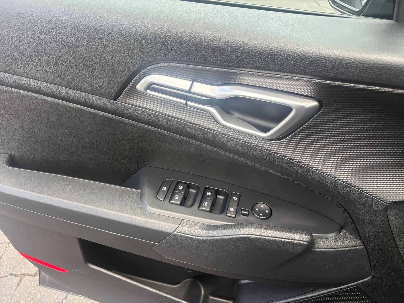 Used 2025 Kia Sportage LX FWD image 18