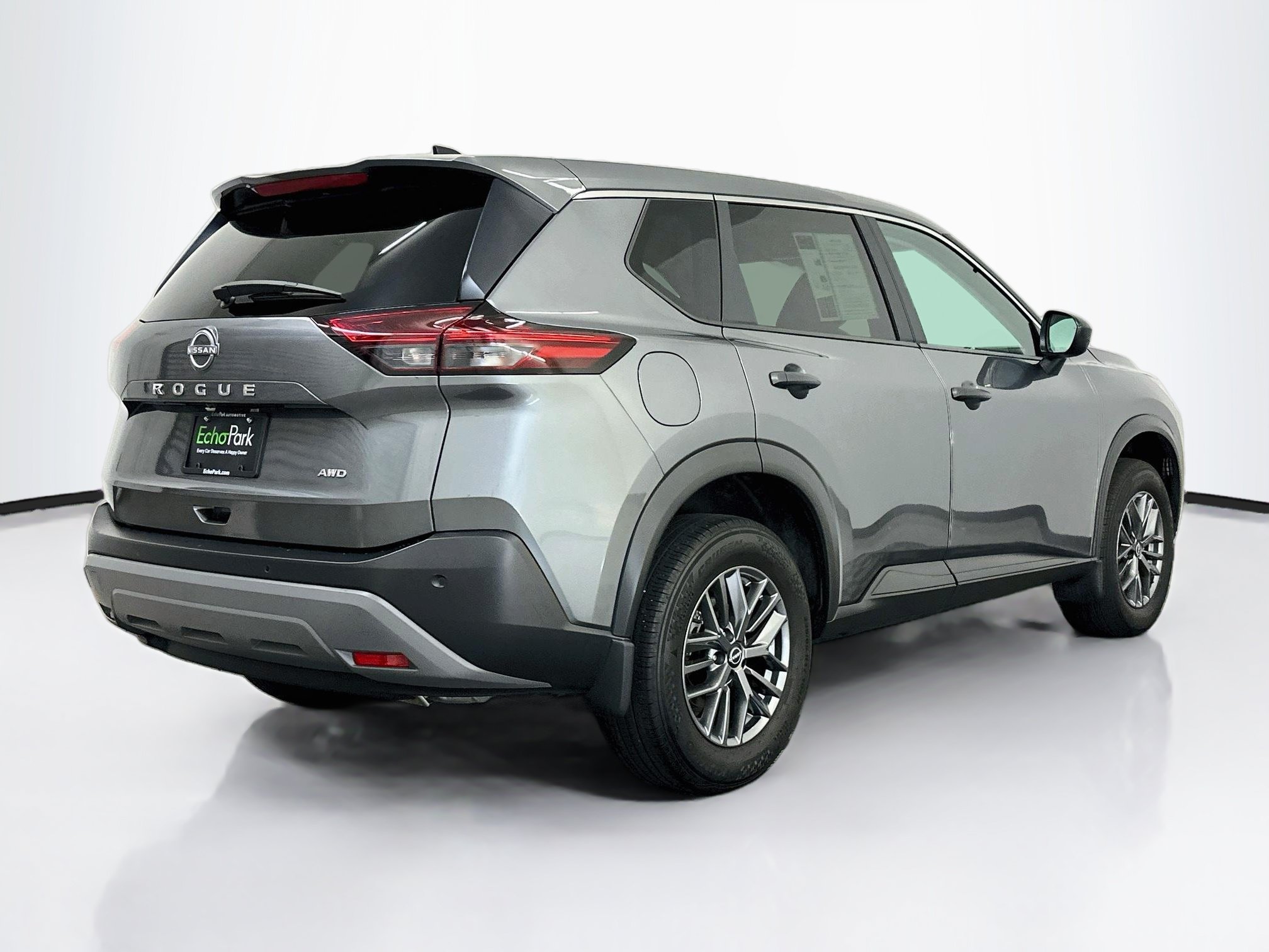 Used 2023 Nissan Rogue S AWD/4WD image 9