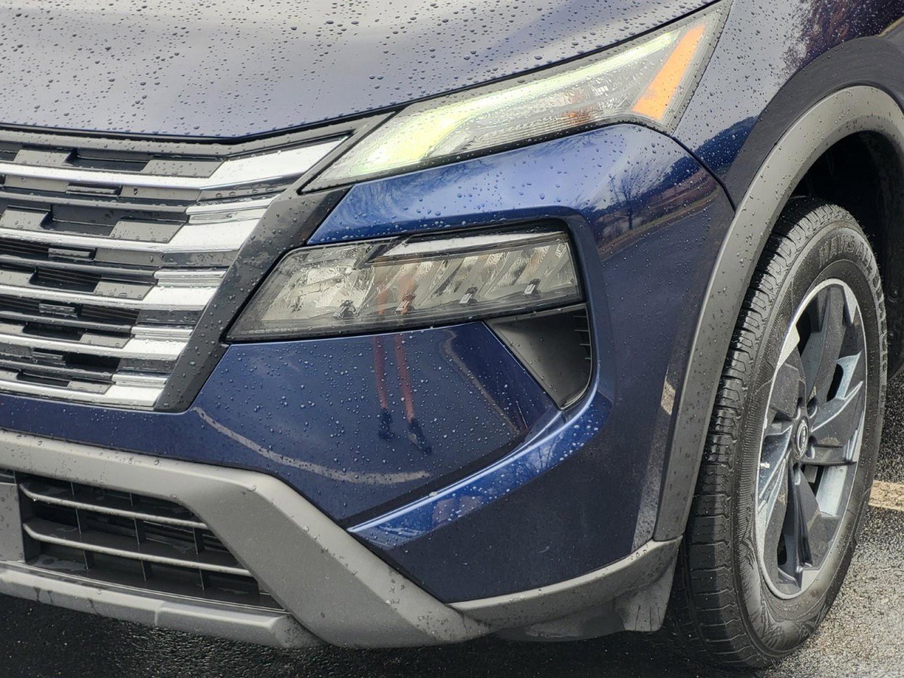 Used 2024 Nissan Rogue SV image 8