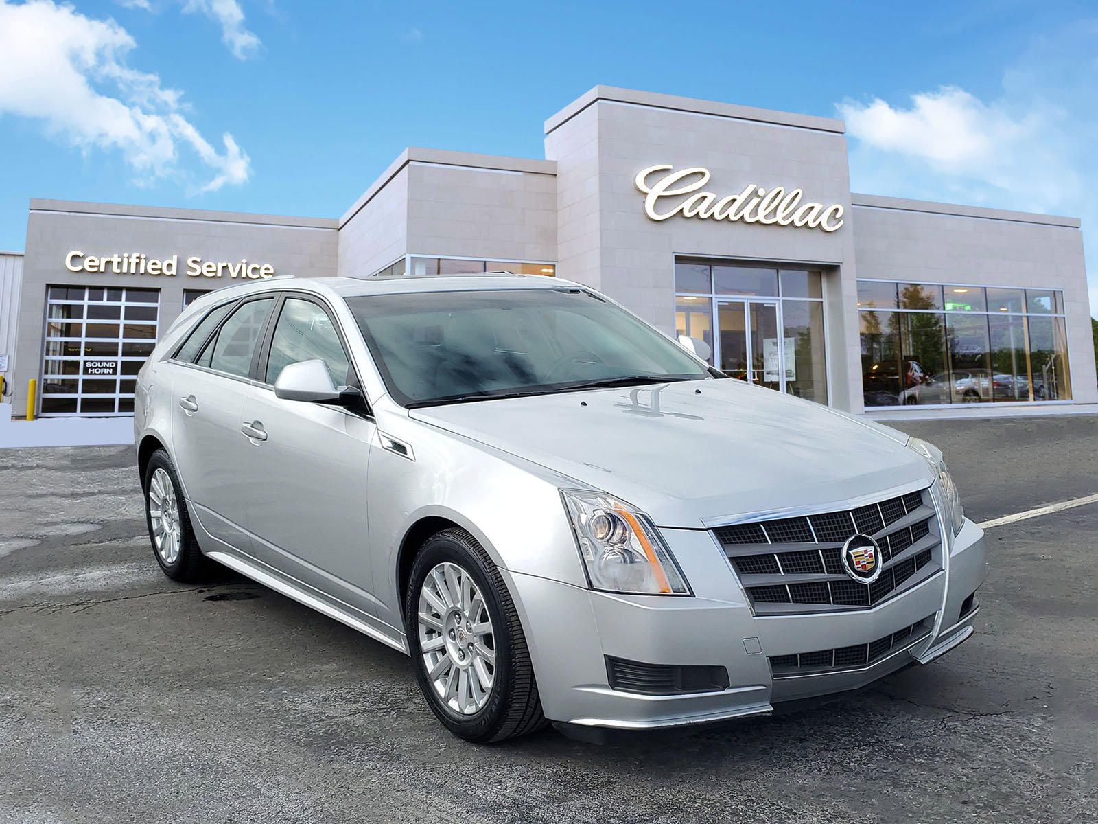 Used 2011 Cadillac CTS Wagon image 4