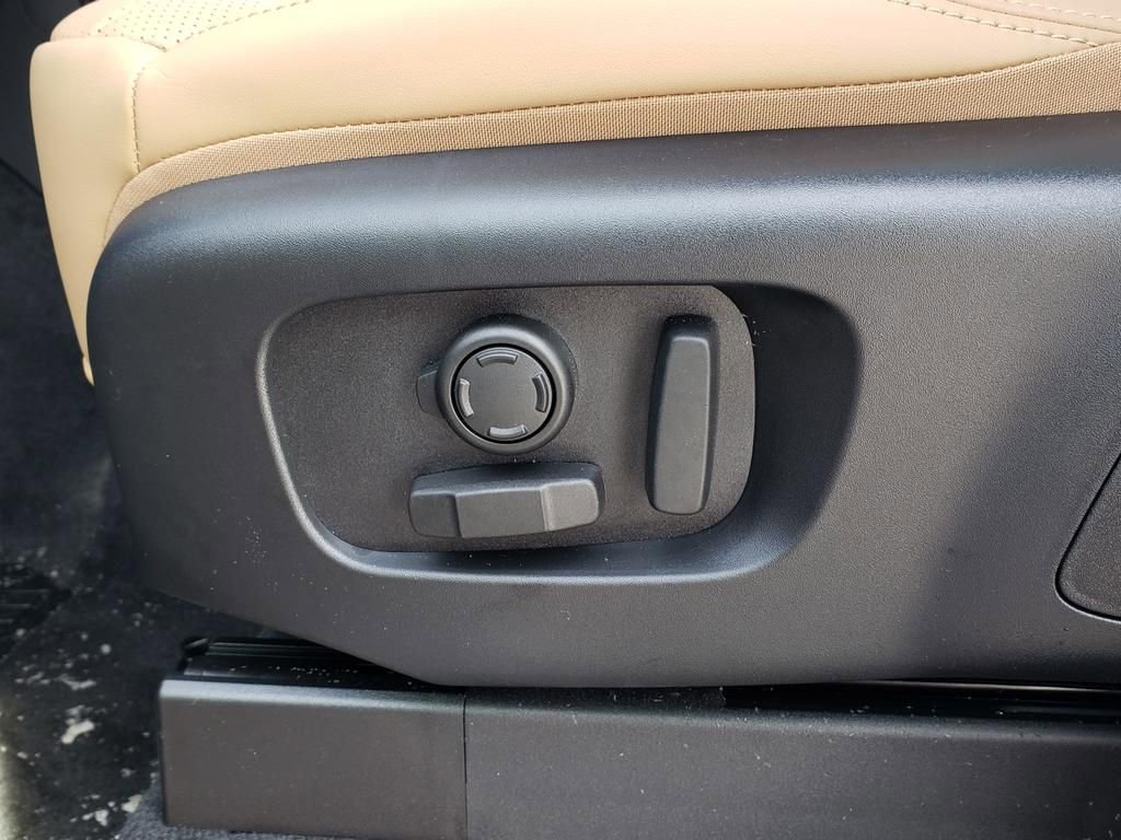 New 2026 Land Rover Discovery Limited Edition image 24