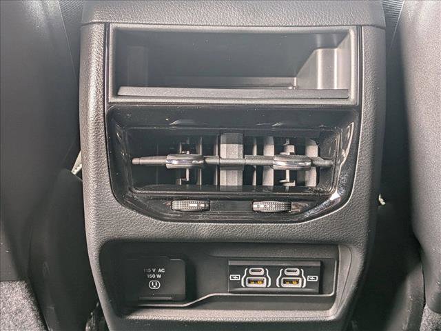 Used 2024 Jeep Grand Cherokee Altitude image 17