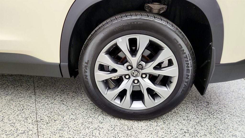Used 2024 Toyota Grand Highlander AWD image 9