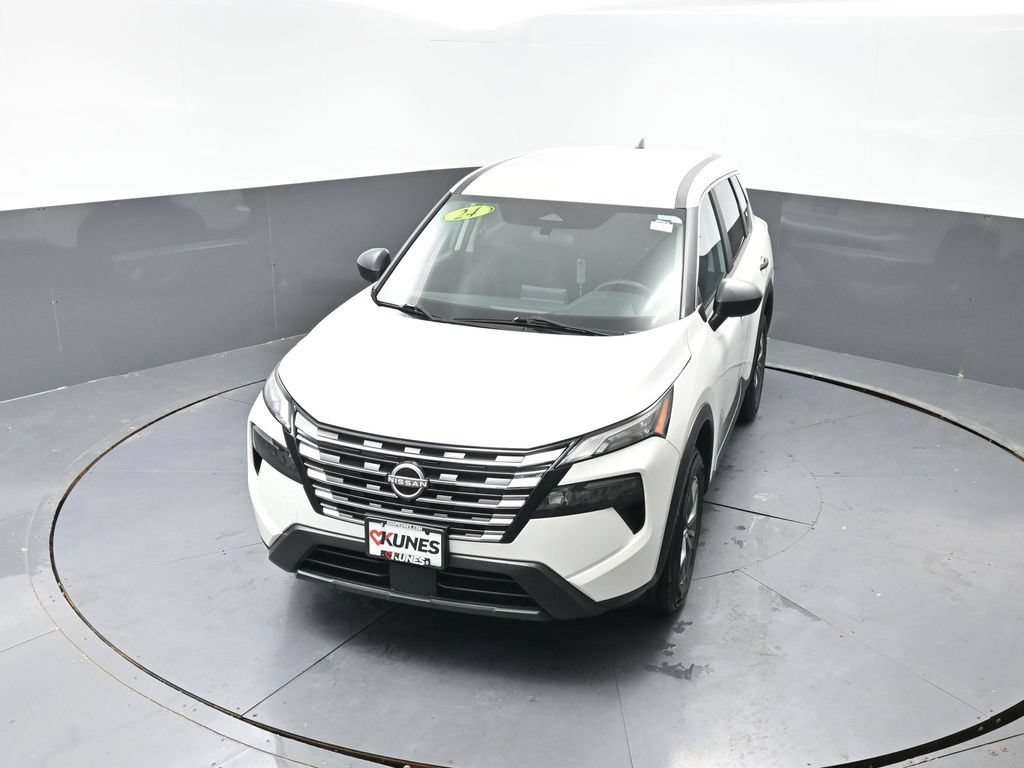 Used 2024 Nissan Rogue S FWD image 42