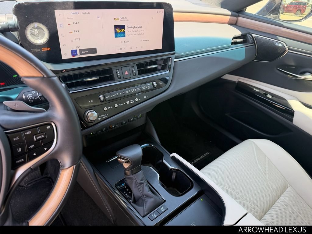 Used 2024 Lexus ES 300h Ultra Luxury w/ Accessory Package (Z1) FWD image 28