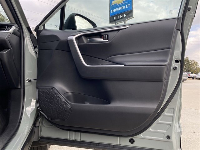 Used 2022 Toyota RAV4 XLE Premium image 28