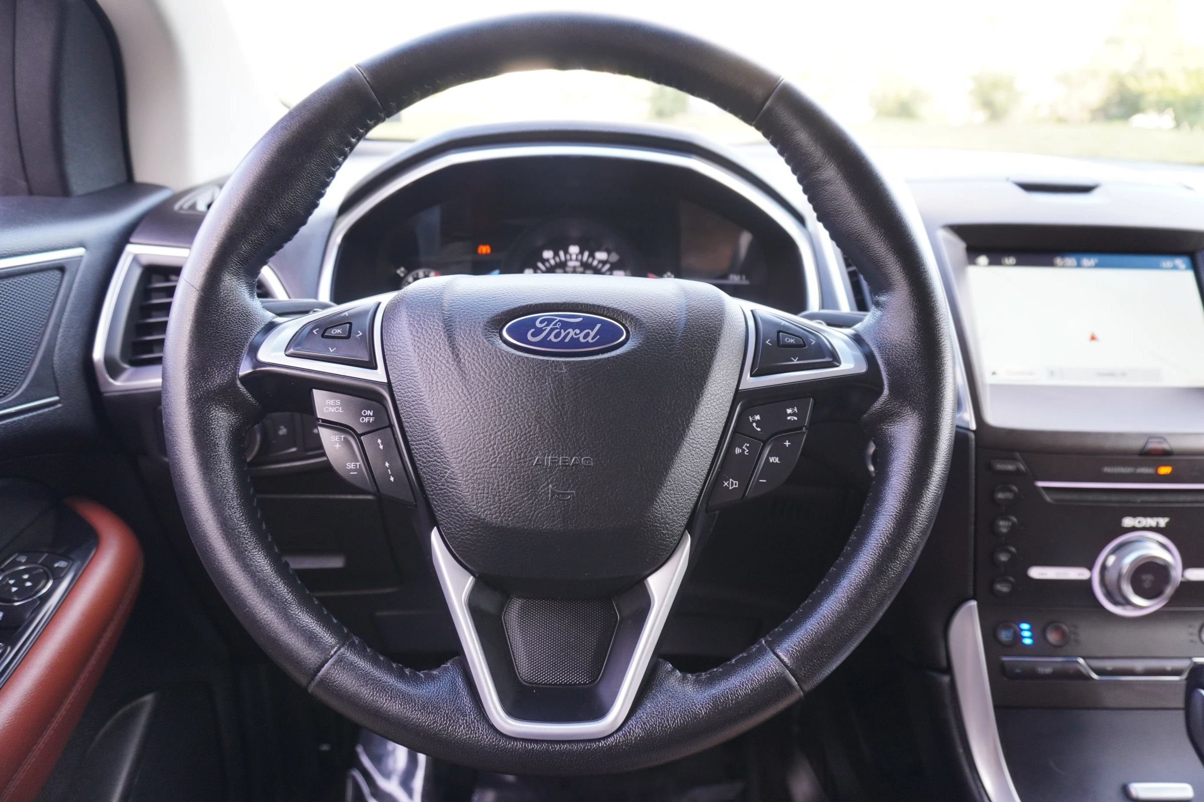 Used 2017 Ford Edge Titanium w/ Equipment Group 301A AWD/4WD image 26