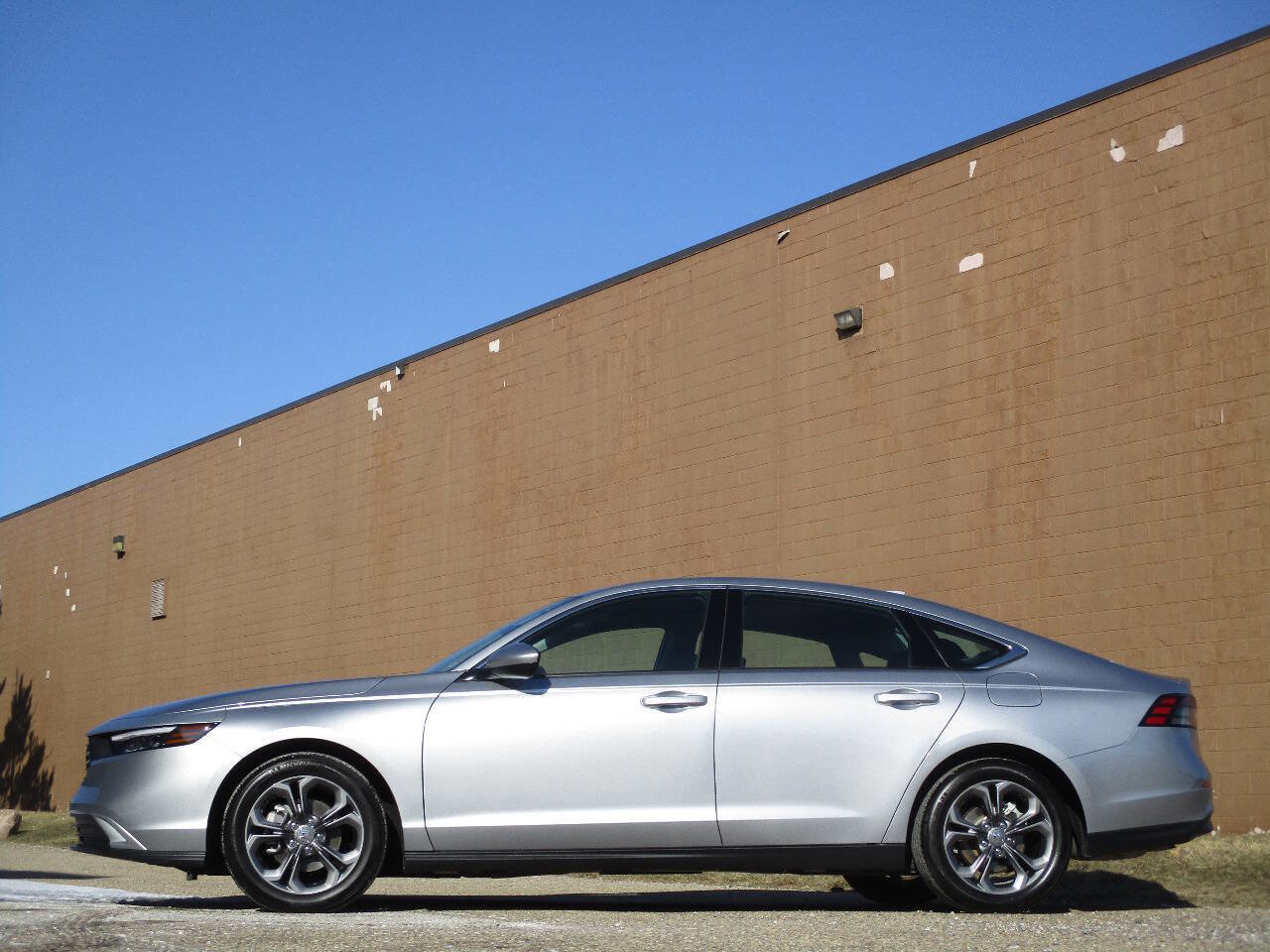 Used 2023 Honda Accord EX image 4