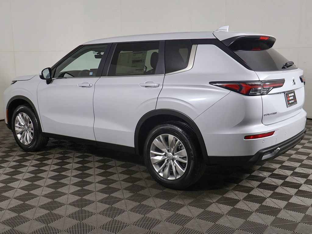 New 2026 Mitsubishi Outlander ES AWD/4WD image 14