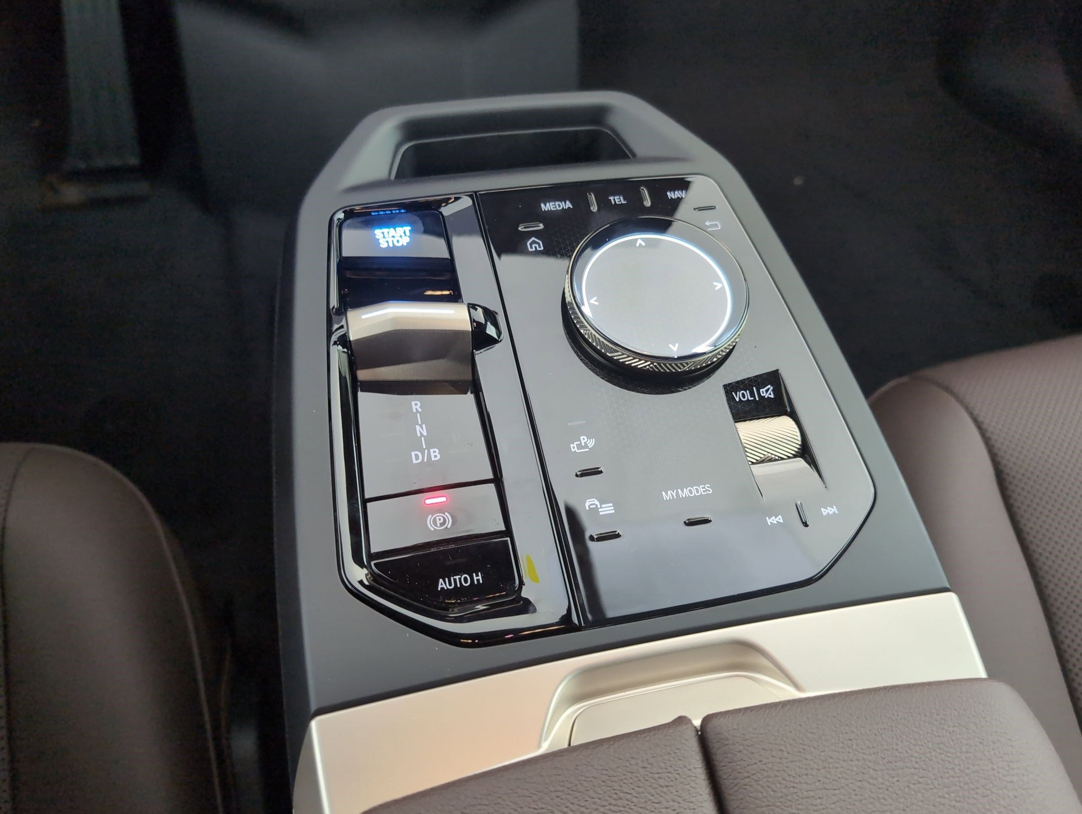 Used 2026 BMW iX xDrive45 image 14