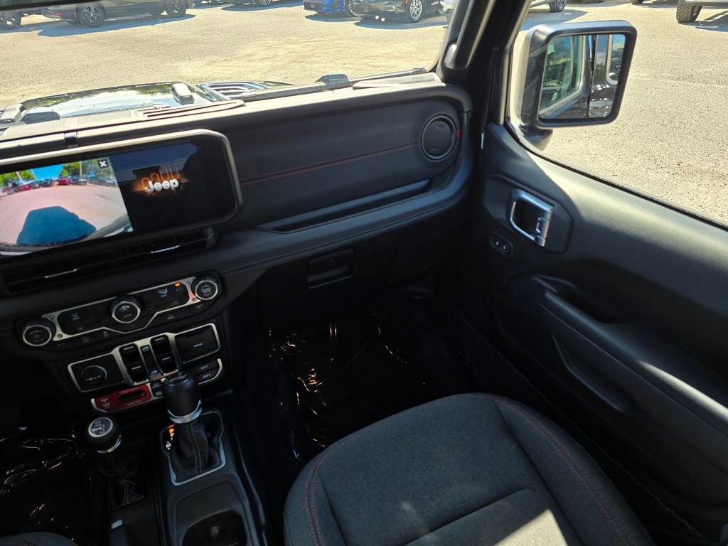 Certified 2026 Jeep Wrangler Unlimited Rubicon image 37