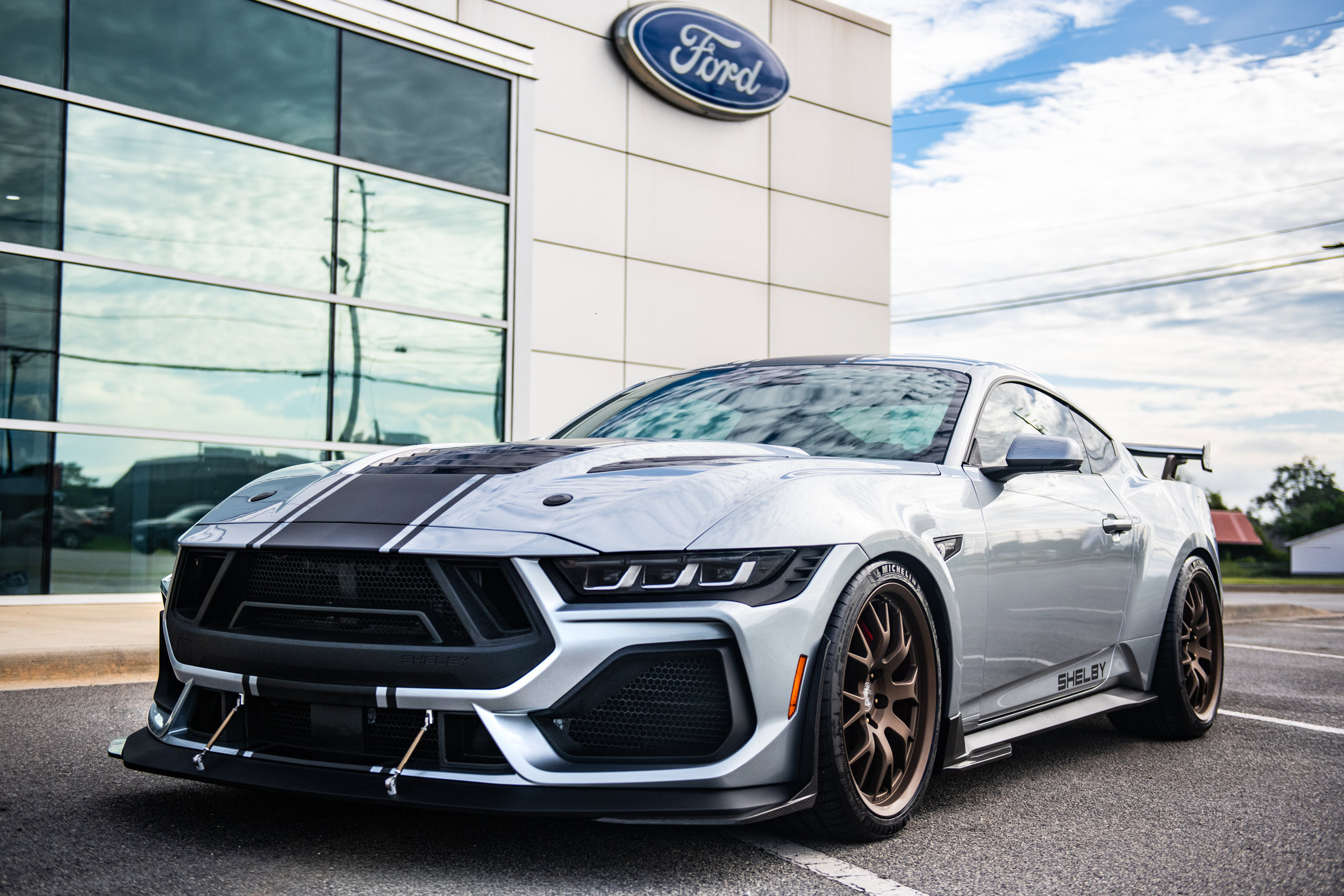 Used 2025 Ford Mustang GT Premium w/ GT Performance Package RWD image 3