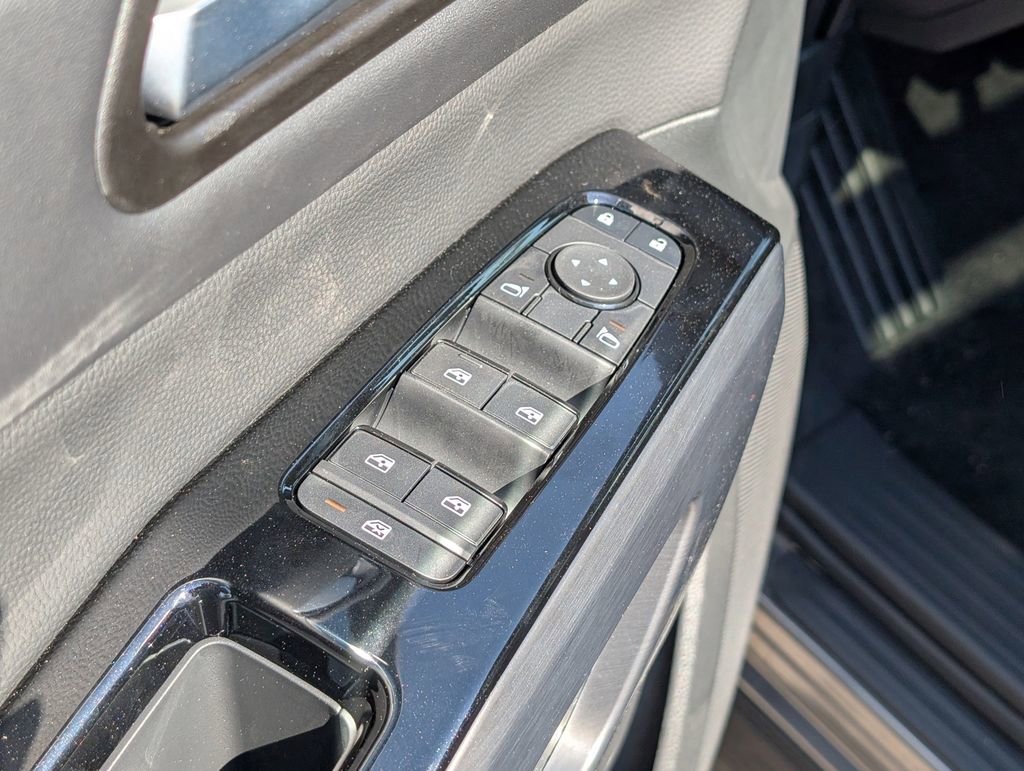 New 2026 Nissan Pathfinder SL image 17