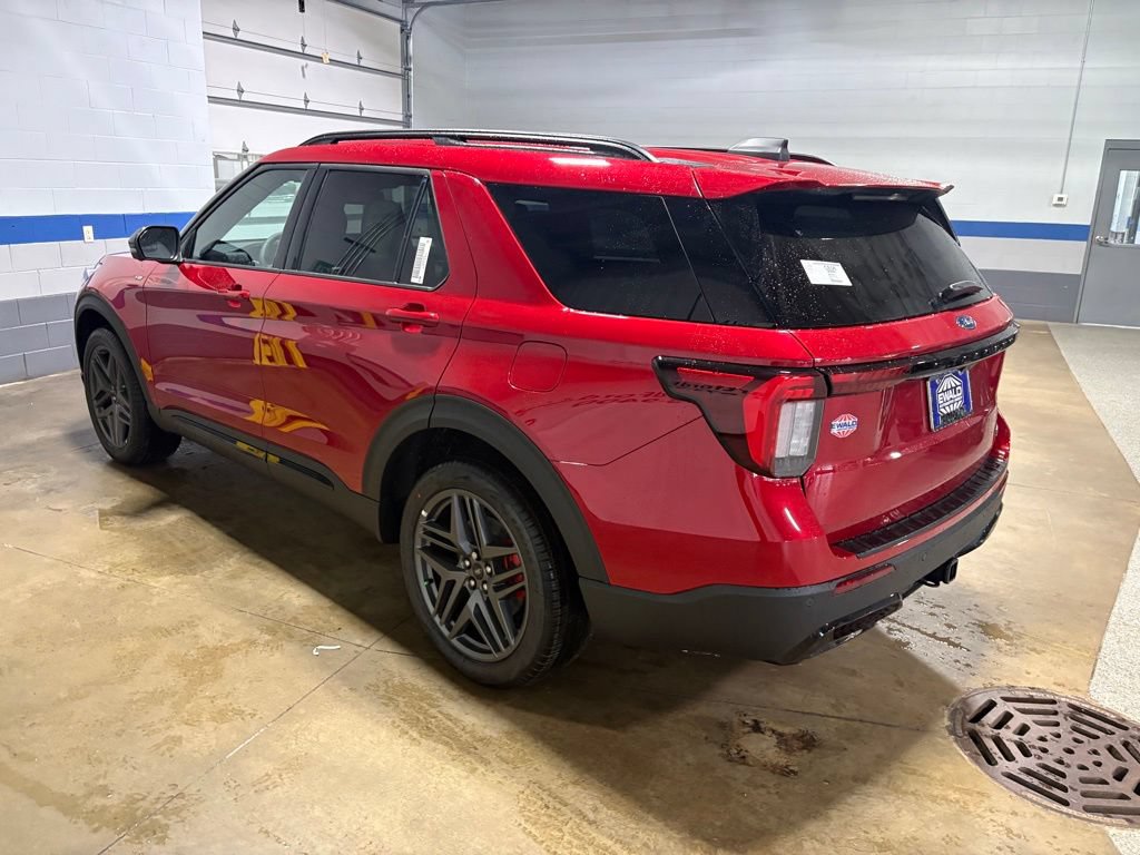 New 2026 Ford Explorer ST-Line w/ ST-Line Street Pack AWD/4WD image 4
