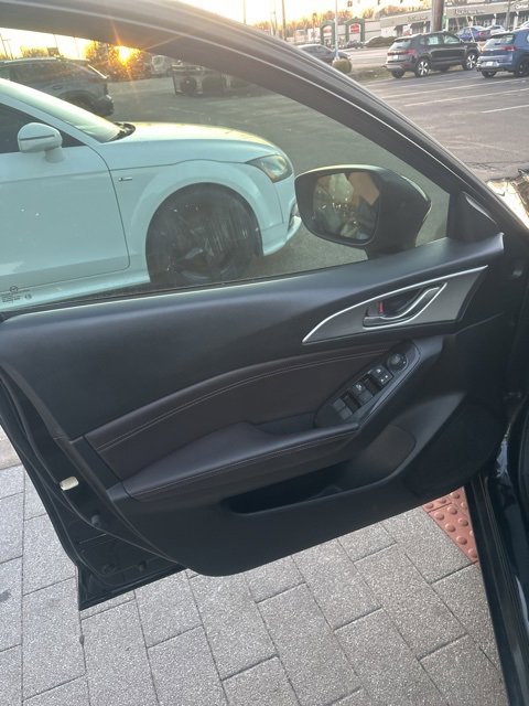 Used 2018 MAZDA MAZDA3 Touring image 24