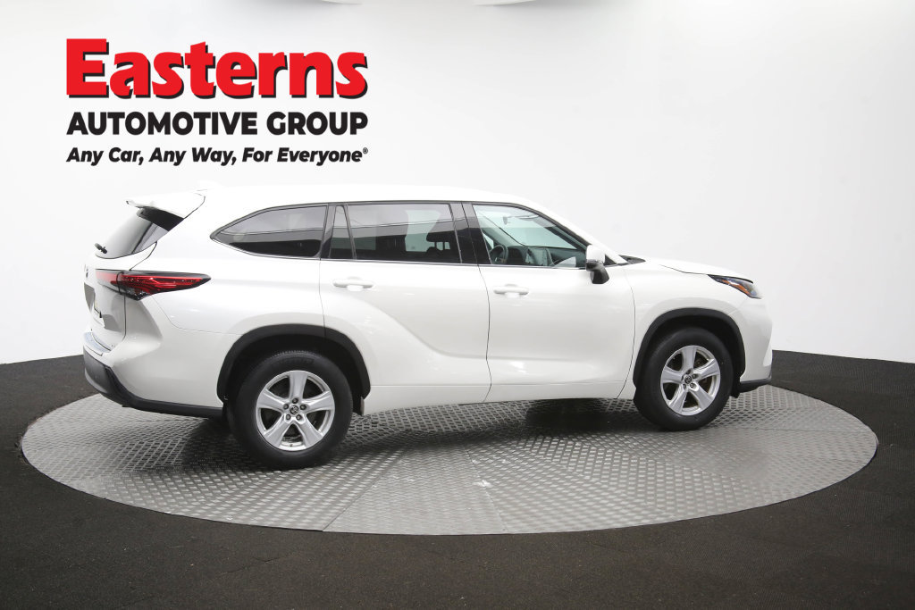 Used 2020 Toyota Highlander LE FWD image 46
