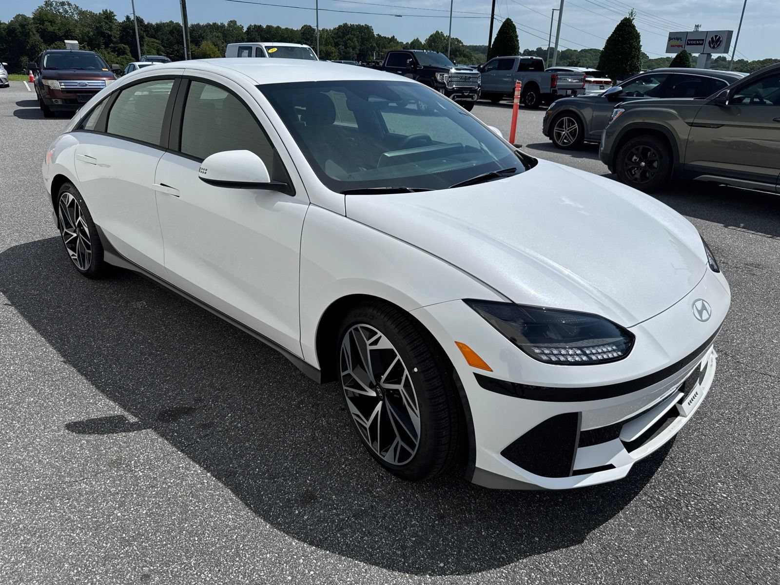 Used 2025 Hyundai Ioniq 6 SEL RWD image 3