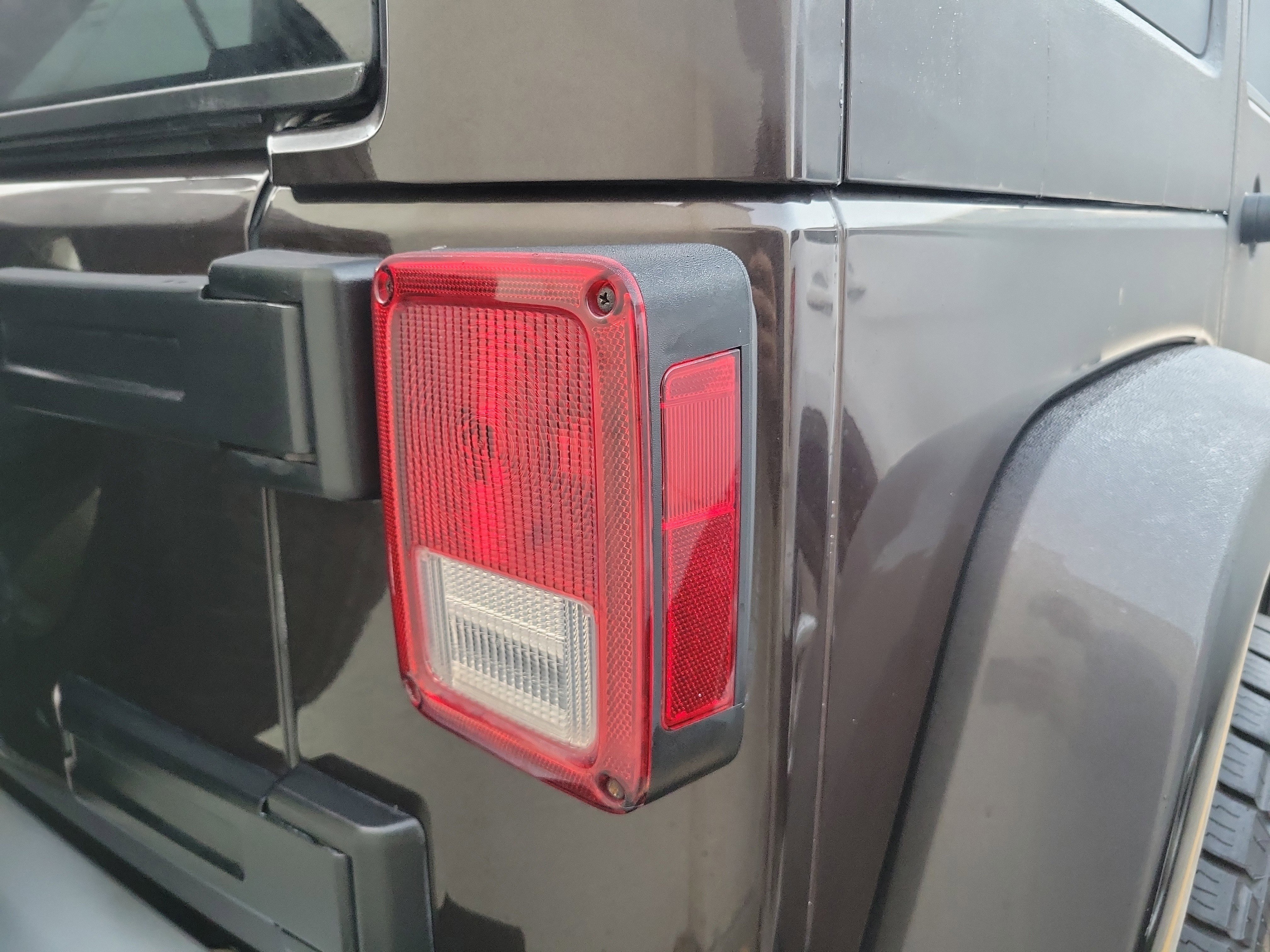 Used 2013 Jeep Wrangler Unlimited Sahara w/ Connectivity Group image 10