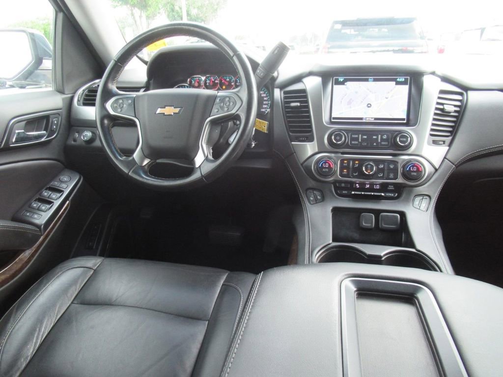 Used 2020 Chevrolet Suburban LT RWD image 13